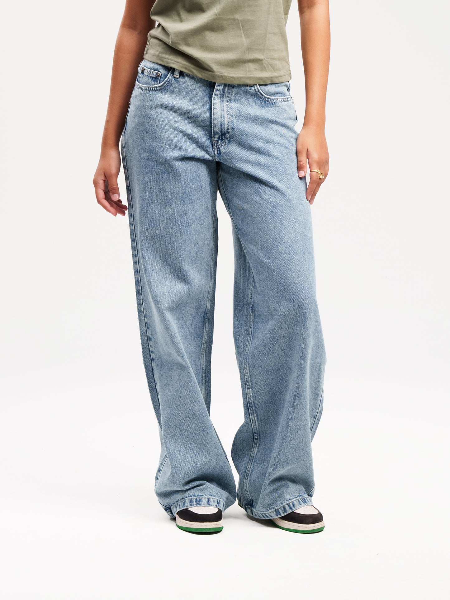 LIGHT BLUE BAGGY JEANS