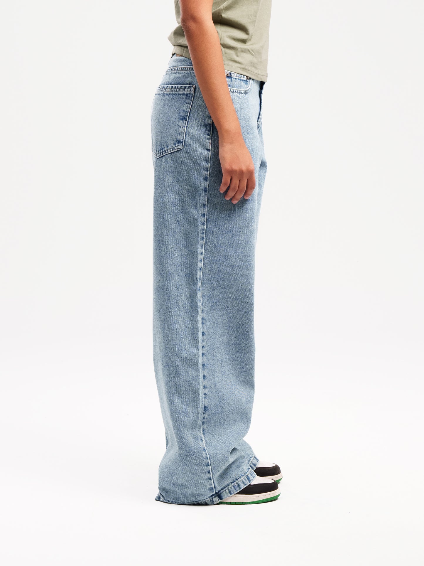 LIGHT BLUE BAGGY JEANS